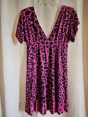 Women’s Pink and Black Leopard Print V-Neck Dress